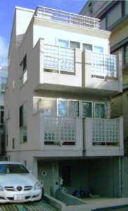 横浜市内の狭小住宅の画像